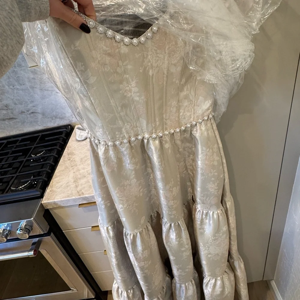 SIZE 6 V. Chapman The Vivian Dress in Taupe Windsor Brocade - Picture 4 of 7